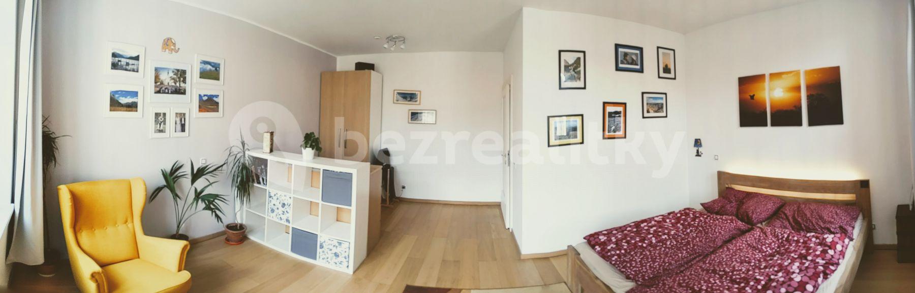 2 bedroom with open-plan kitchen flat to rent, 92 m², Příční, Brno, Jihomoravský Region