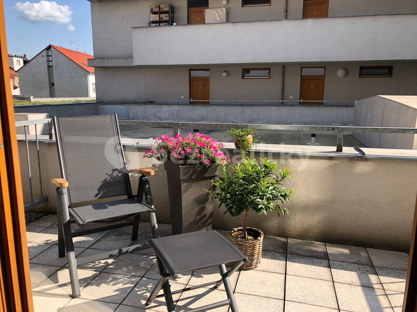 Studio flat to rent, 48 m², Kollárova, Hradec Králové, Královéhradecký Region