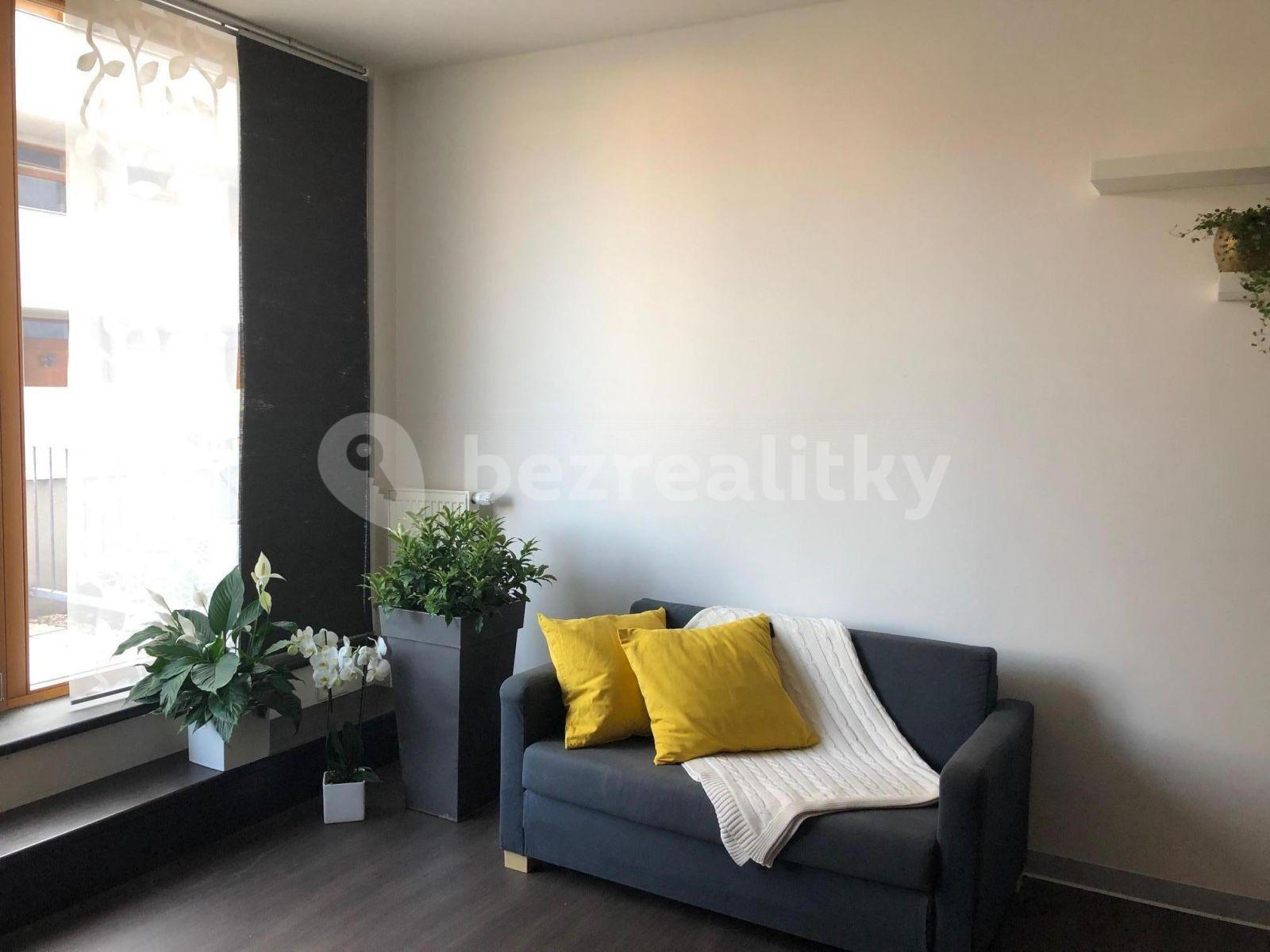 Studio flat to rent, 48 m², Kollárova, Hradec Králové, Královéhradecký Region