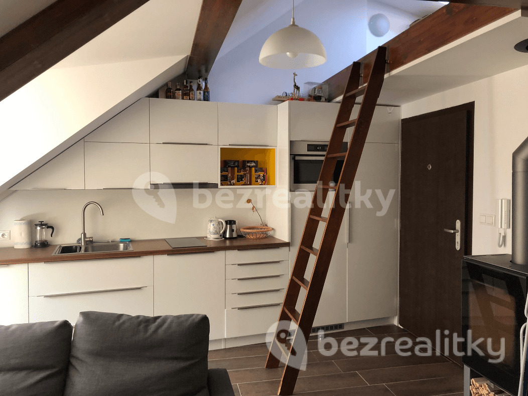 2 bedroom flat to rent, 30 m², Grösslingová, Bratislava - mestská časť Staré Mesto, Bratislavský Region