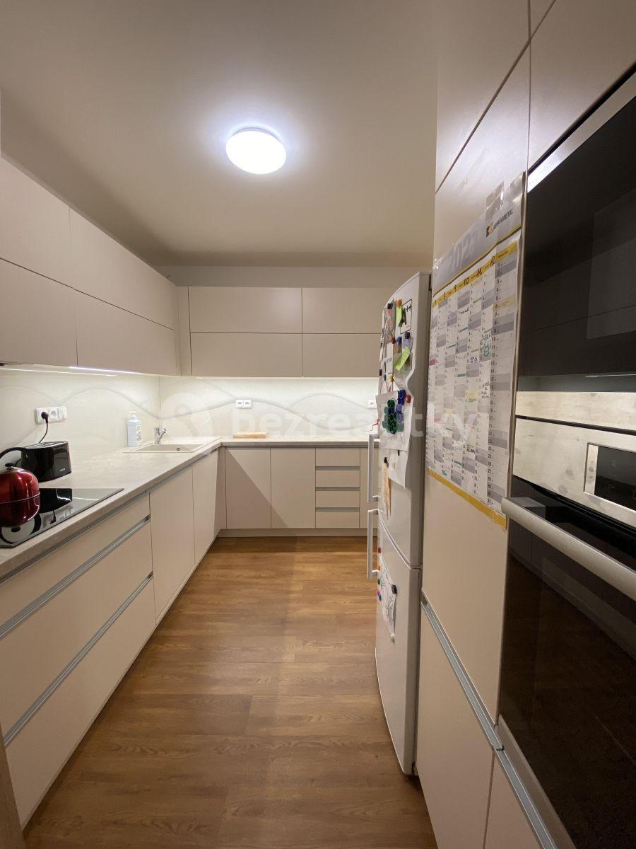 2 bedroom with open-plan kitchen flat to rent, 74 m², Plevenská, Prague, Prague