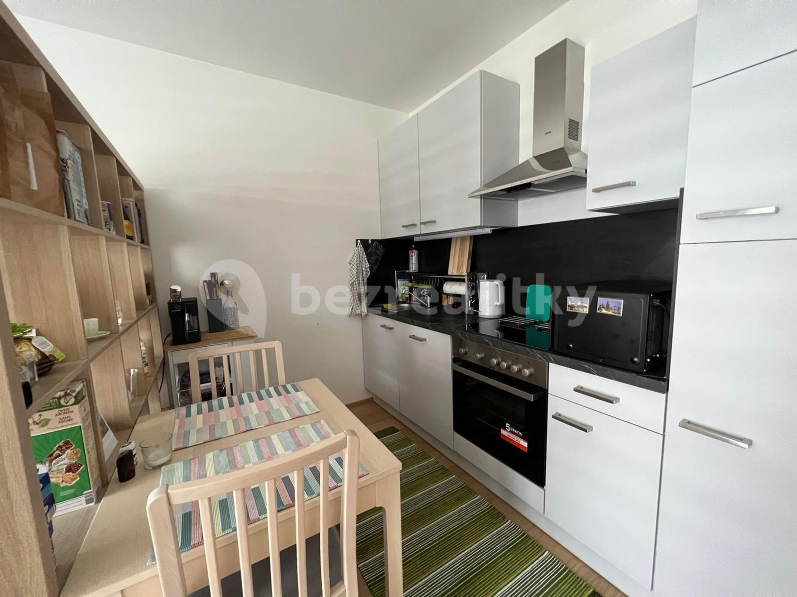 Studio flat to rent, 42 m², Vrátnická, Prague, Prague