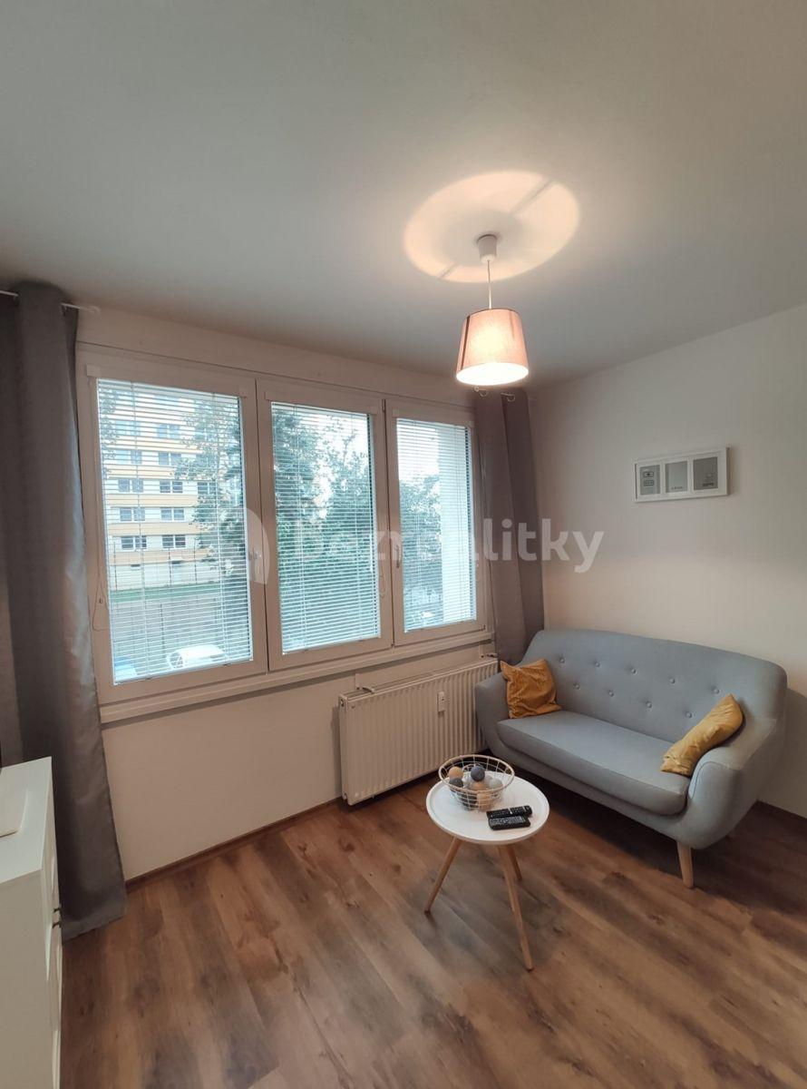 1 bedroom with open-plan kitchen flat to rent, 37 m², Větrná, České Budějovice, Jihočeský Region