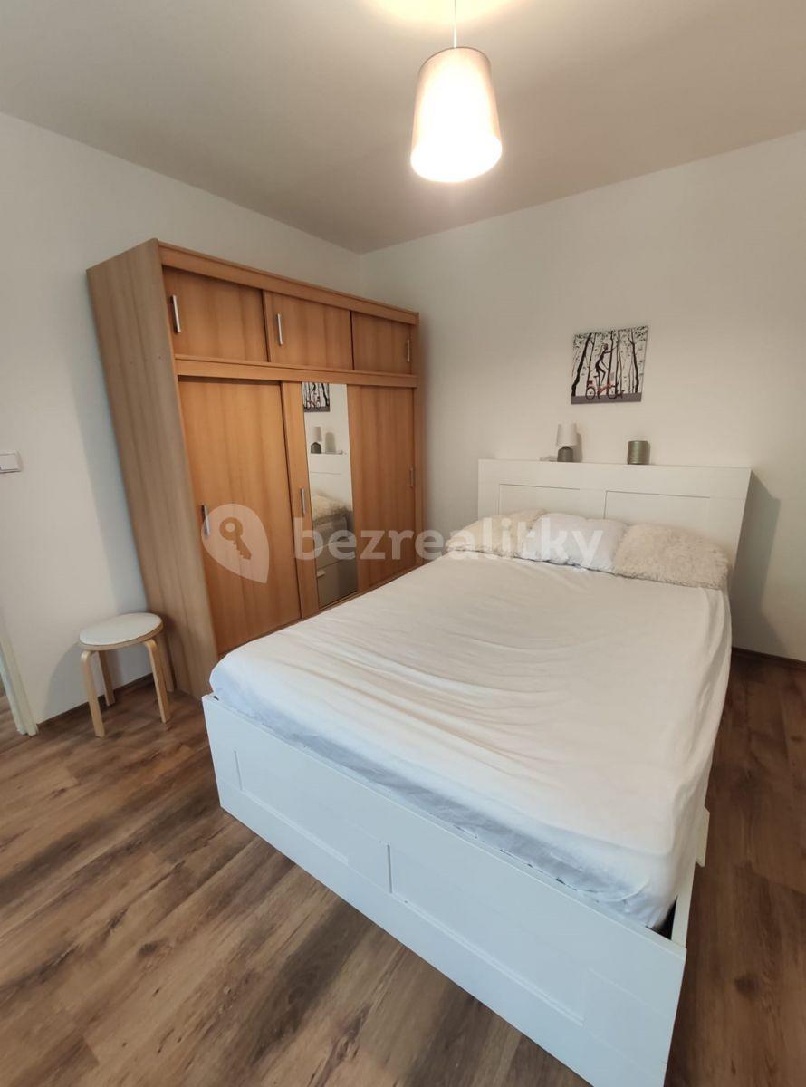 1 bedroom with open-plan kitchen flat to rent, 37 m², Větrná, České Budějovice, Jihočeský Region