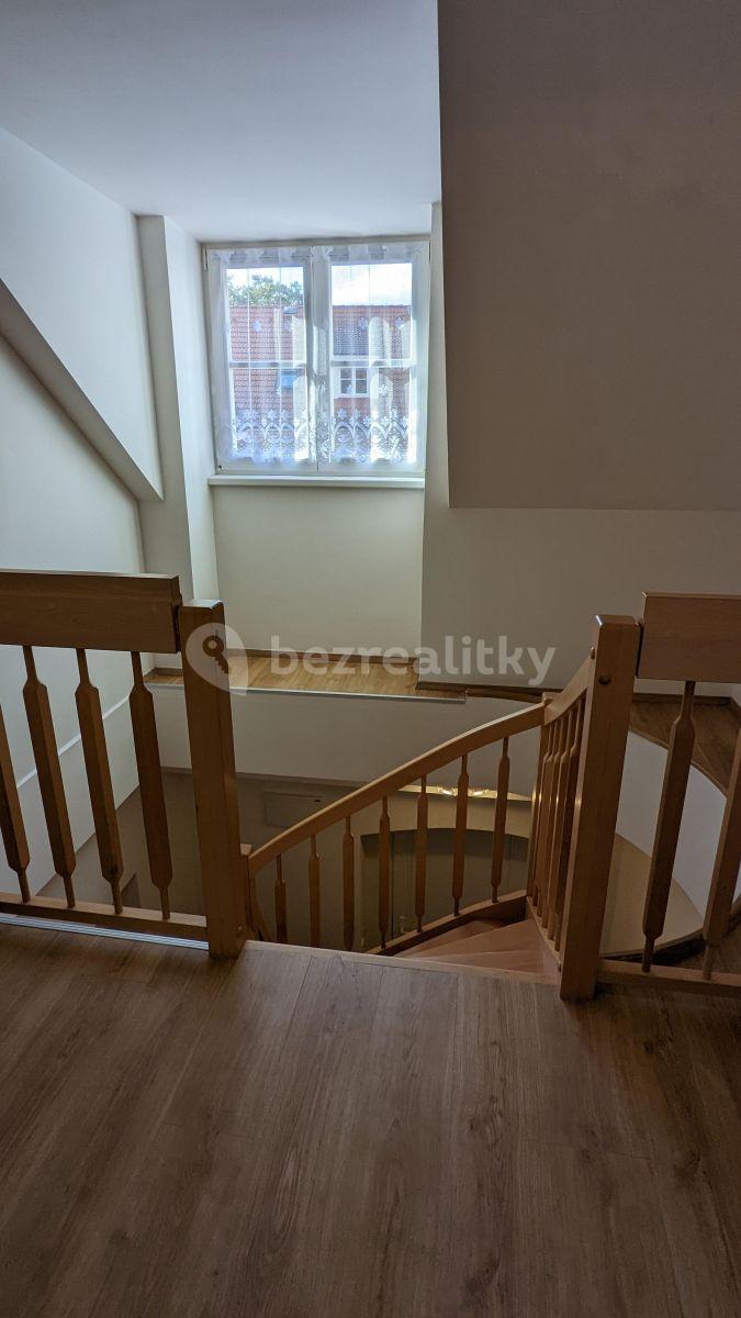 1 bedroom with open-plan kitchen flat to rent, 77 m², Staroměstské náměstí, Mladá Boleslav, Středočeský Region