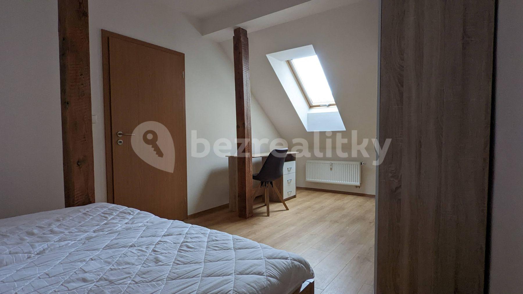 1 bedroom with open-plan kitchen flat to rent, 77 m², Staroměstské náměstí, Mladá Boleslav, Středočeský Region