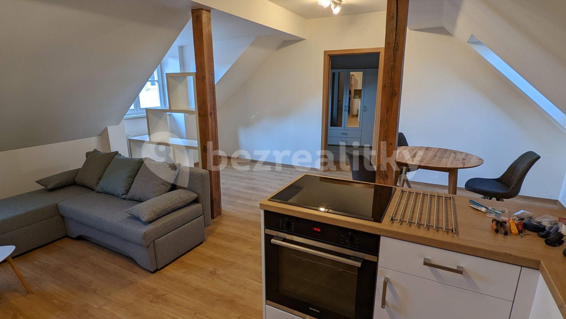 1 bedroom with open-plan kitchen flat to rent, 77 m², Staroměstské náměstí, Mladá Boleslav, Středočeský Region