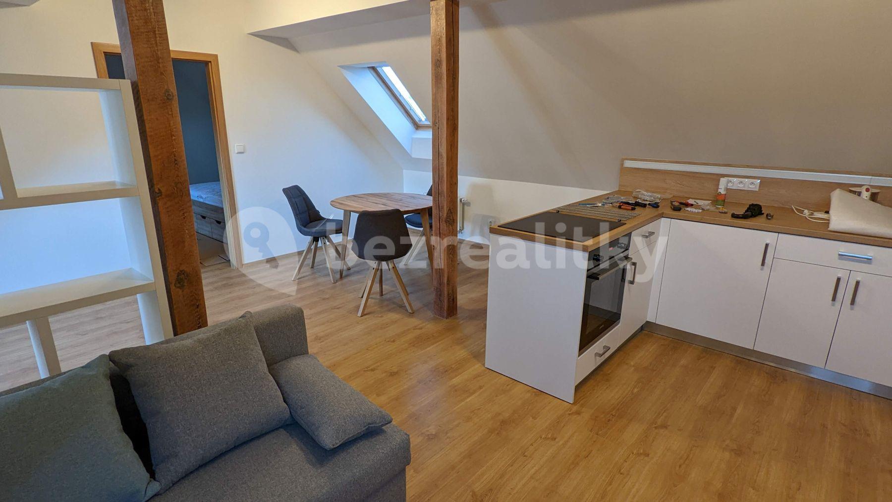 1 bedroom with open-plan kitchen flat to rent, 77 m², Staroměstské náměstí, Mladá Boleslav, Středočeský Region