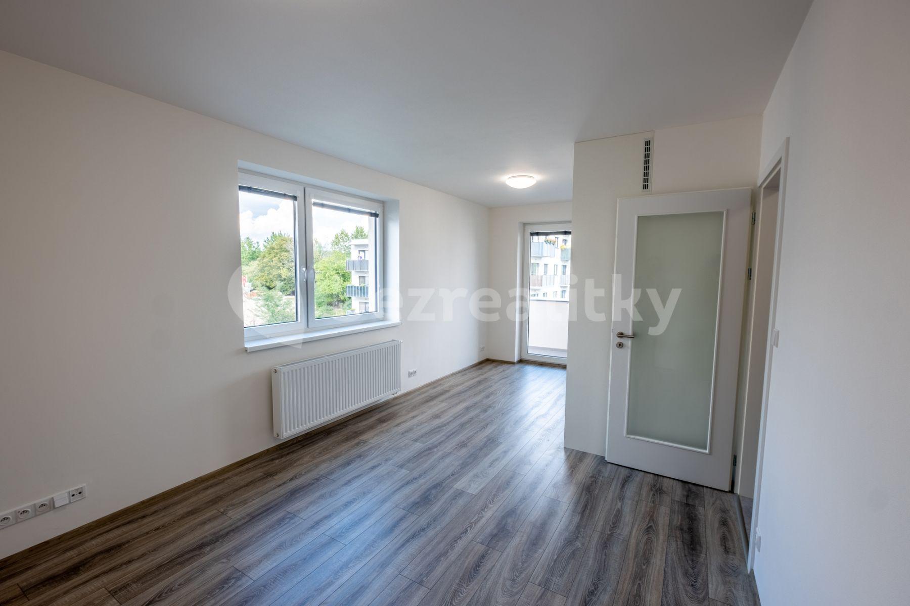 Studio flat to rent, 35 m², Armádní, Milovice, Středočeský Region