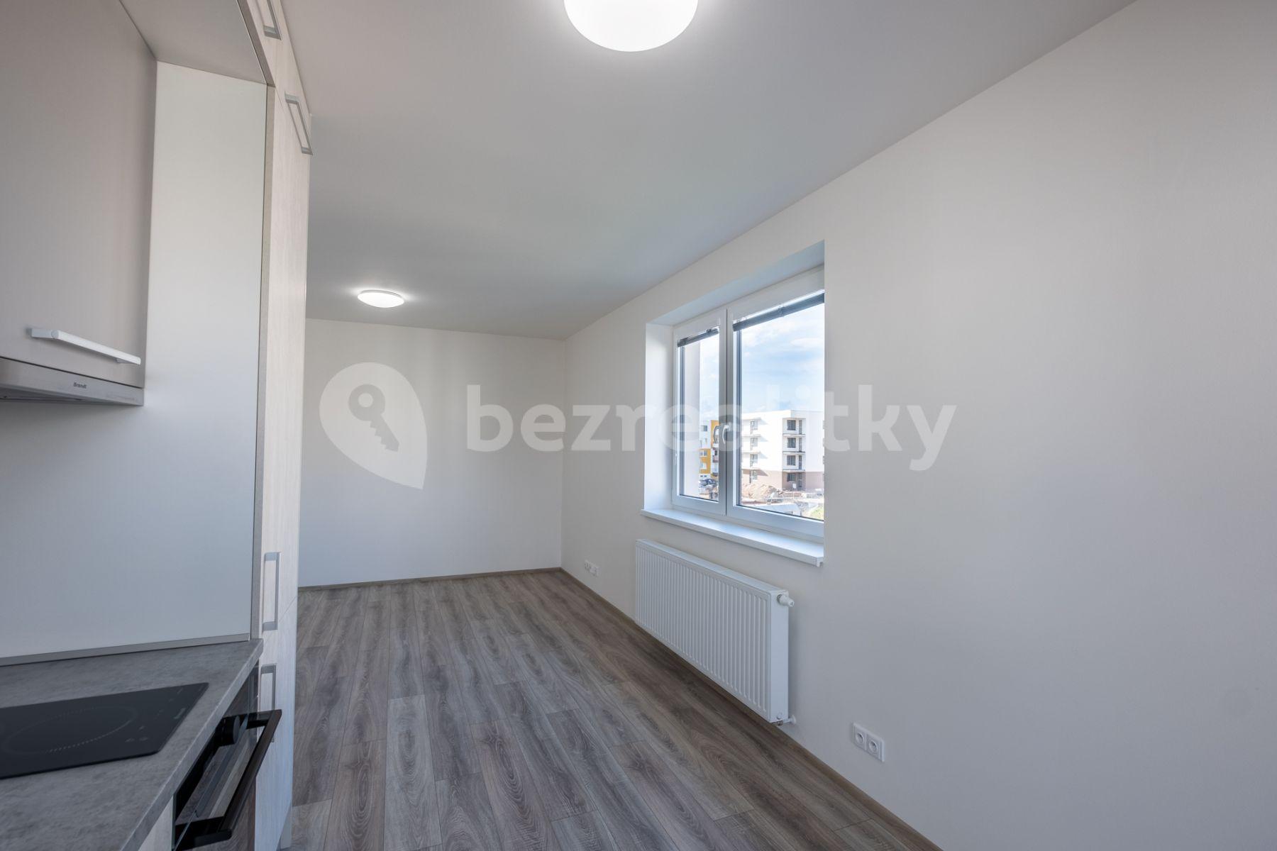 Studio flat to rent, 35 m², Armádní, Milovice, Středočeský Region