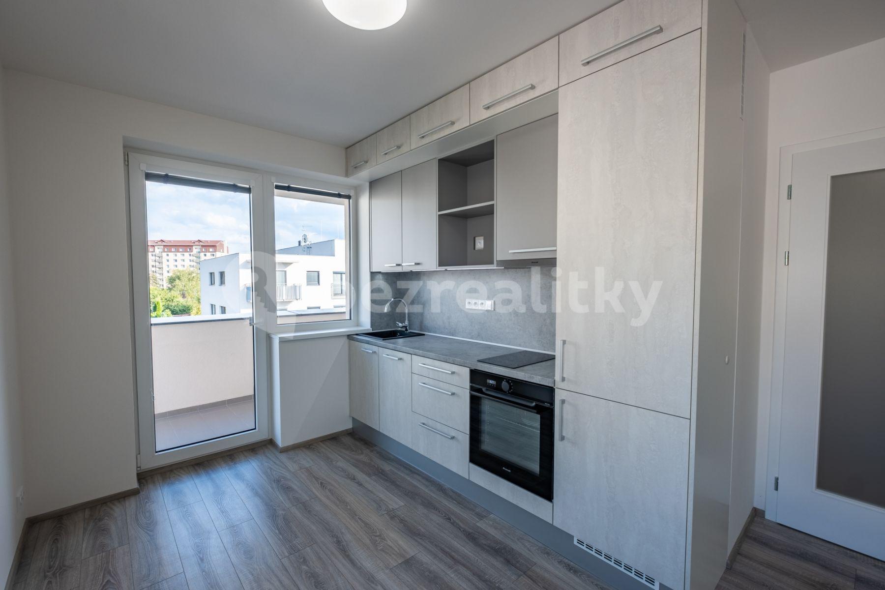 Studio flat to rent, 35 m², Armádní, Milovice, Středočeský Region