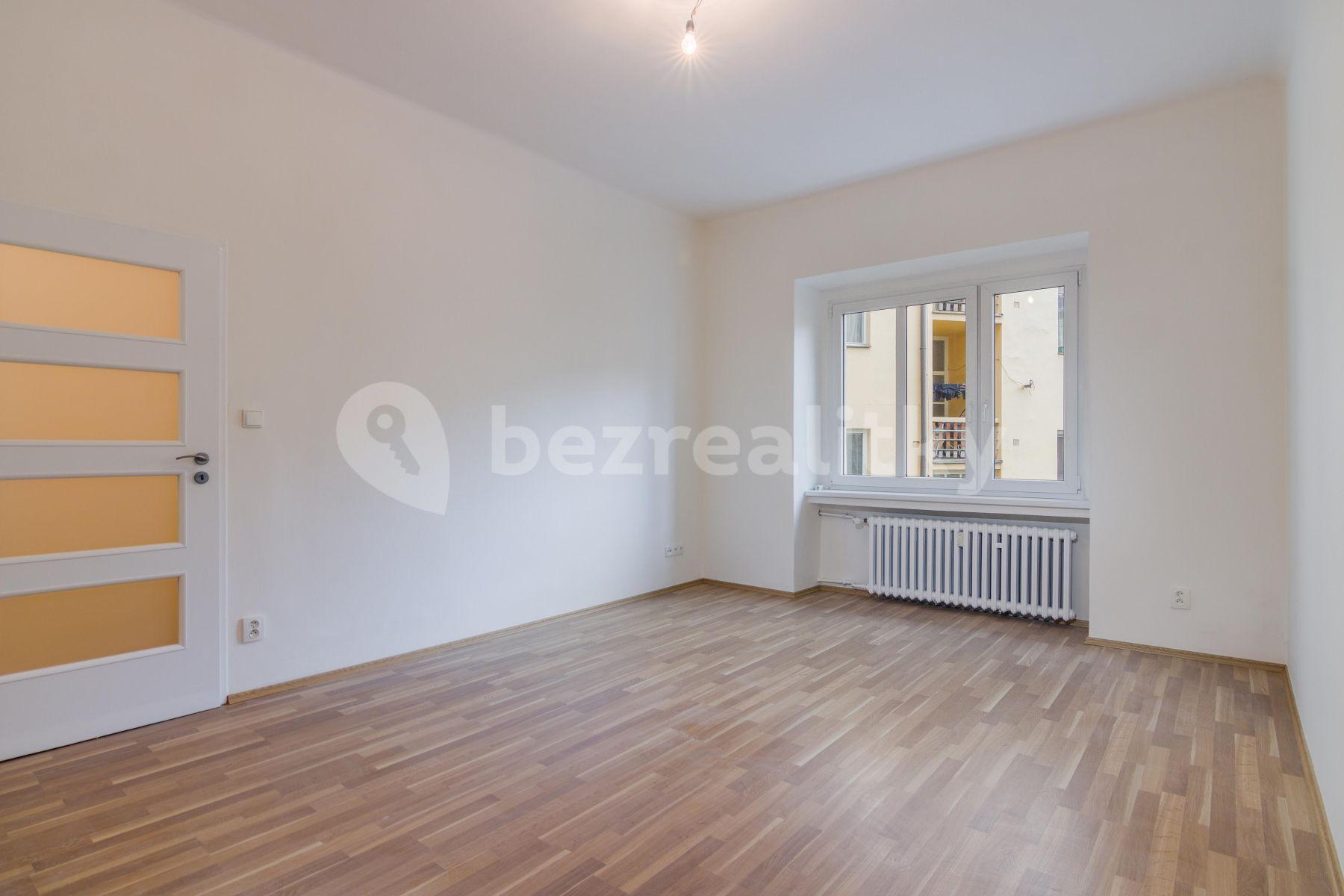 1 bedroom with open-plan kitchen flat to rent, 45 m², U Pernštejnských, Prague, Prague