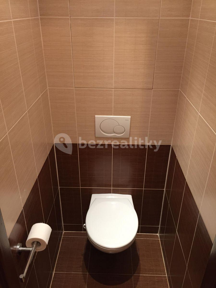 3 bedroom flat to rent, 72 m², Stříbrského, Prague, Prague