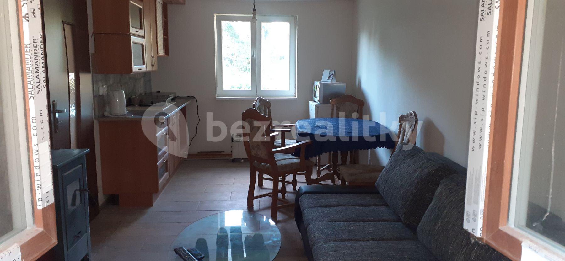 house to rent, 70 m², Louňovice, Středočeský Region