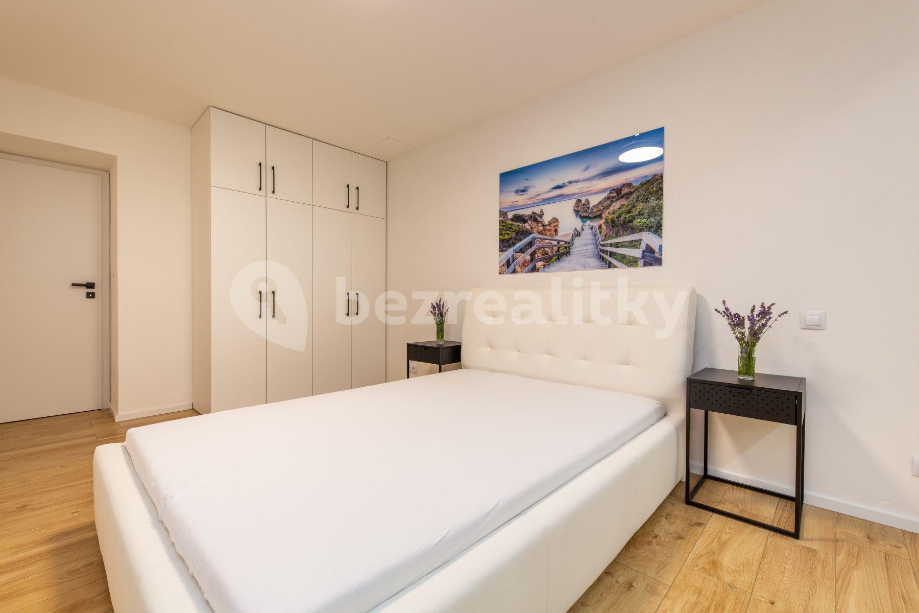 1 bedroom with open-plan kitchen flat to rent, 62 m², Tomešova, Brno, Jihomoravský Region