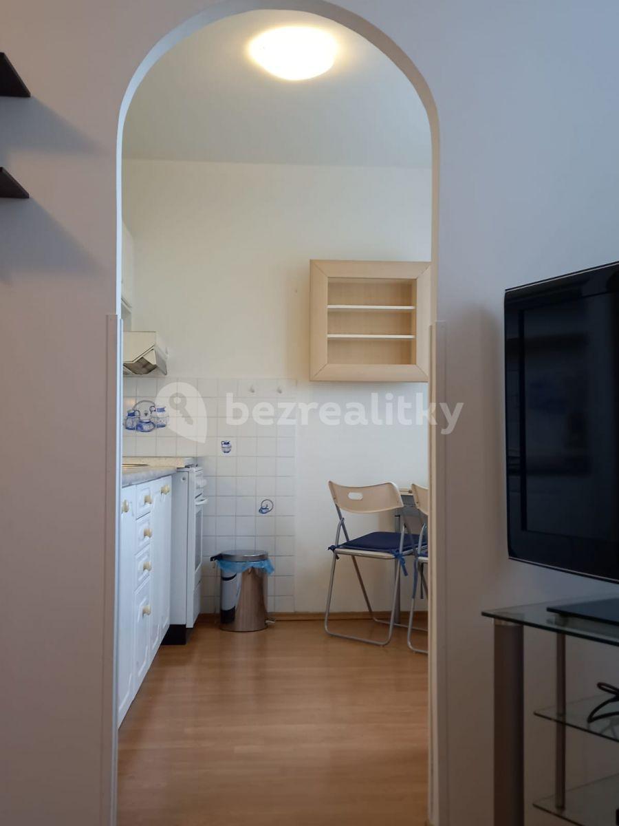 3 bedroom flat to rent, 66 m², Jablonecká, Prague, Prague