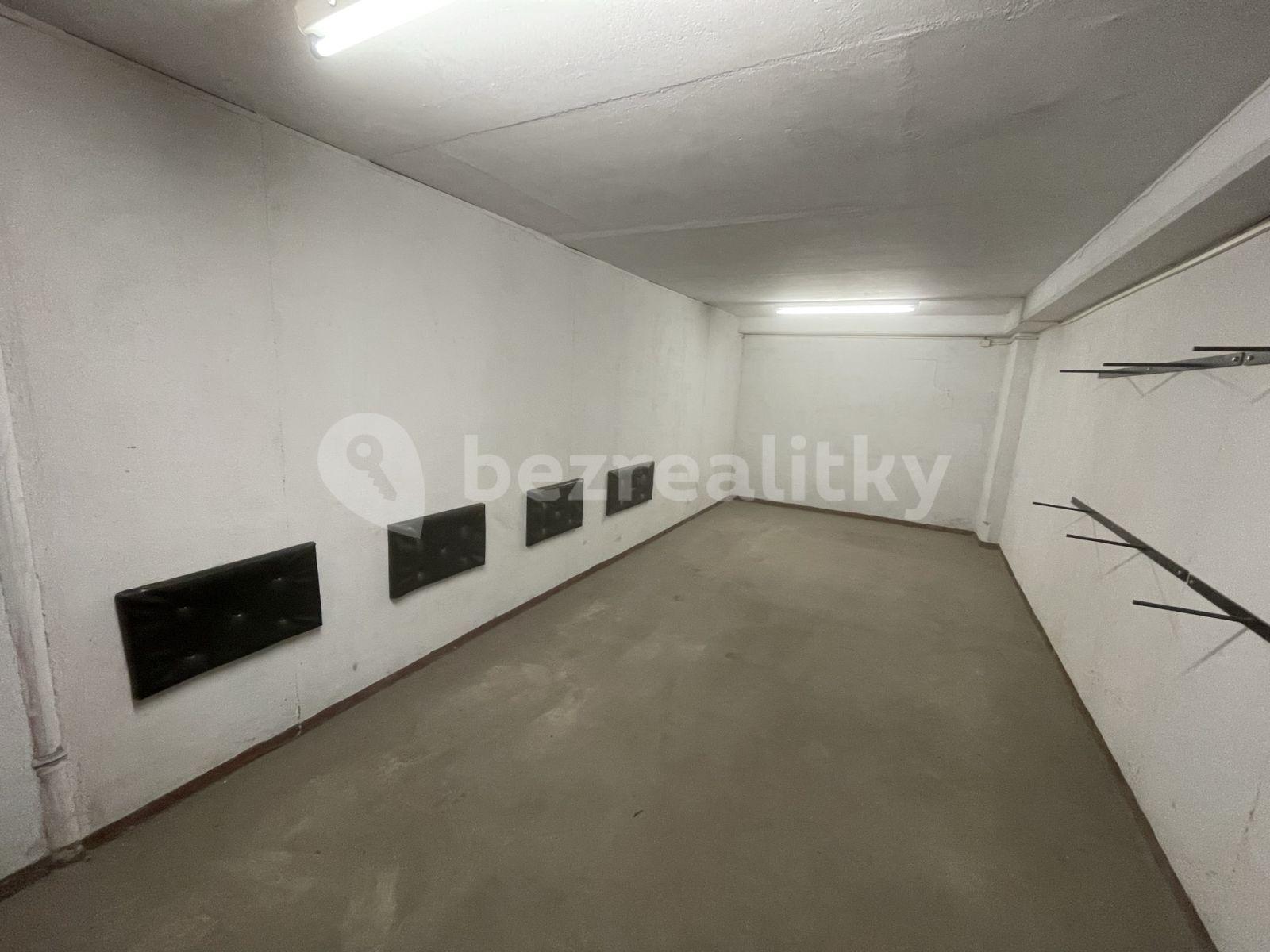 garage to rent, 19 m², Nušlova, Prague, Prague