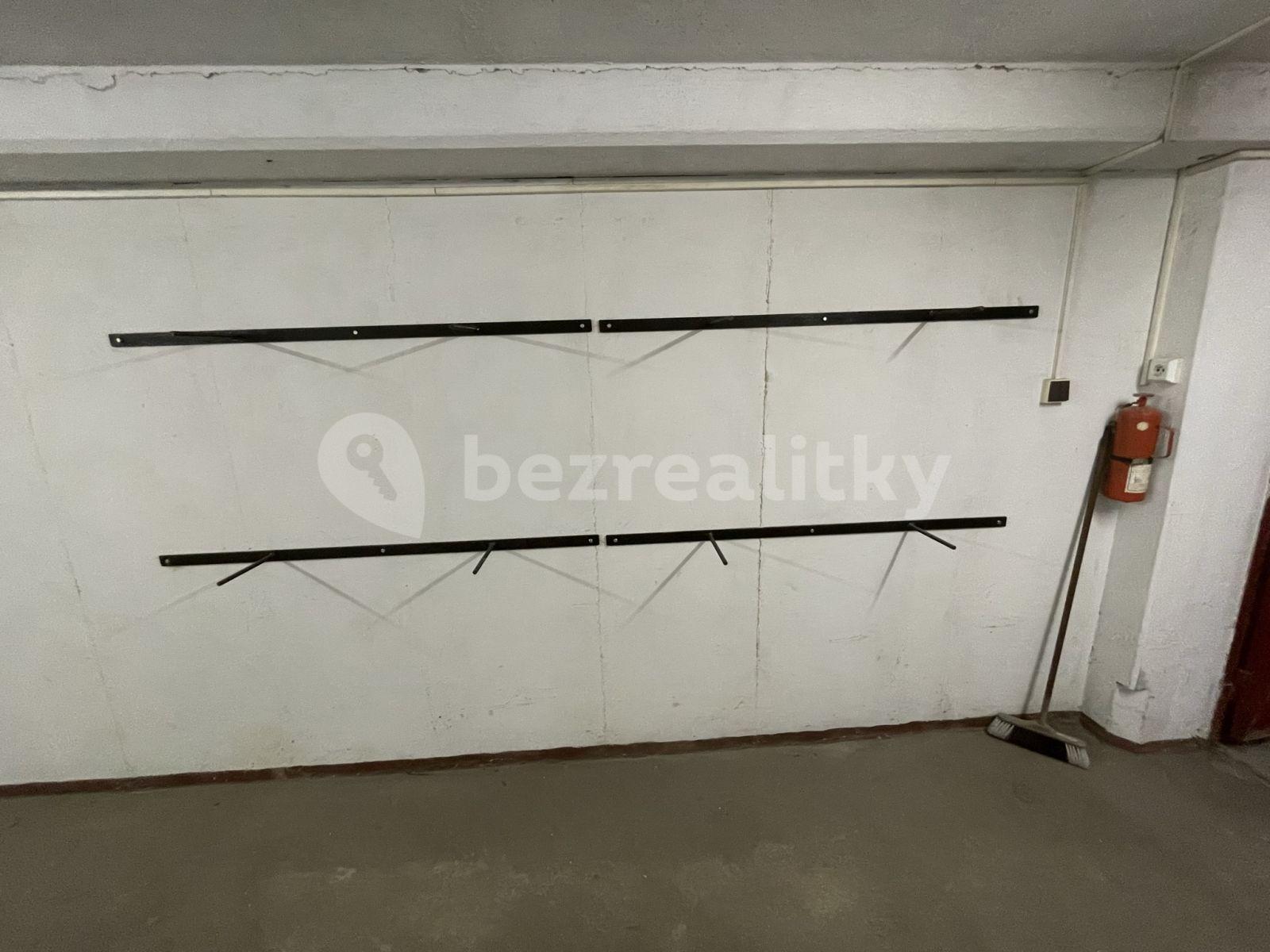 garage to rent, 19 m², Nušlova, Prague, Prague