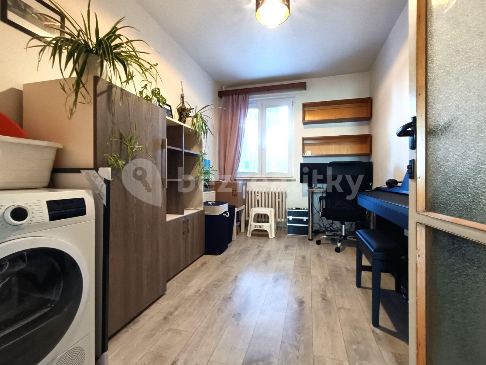 2 bedroom with open-plan kitchen flat to rent, 54 m², Bělčická, Prague, Prague