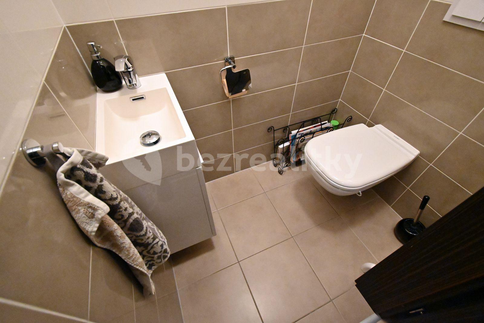 2 bedroom with open-plan kitchen flat to rent, 83 m², Václava Trojana, Prague, Prague