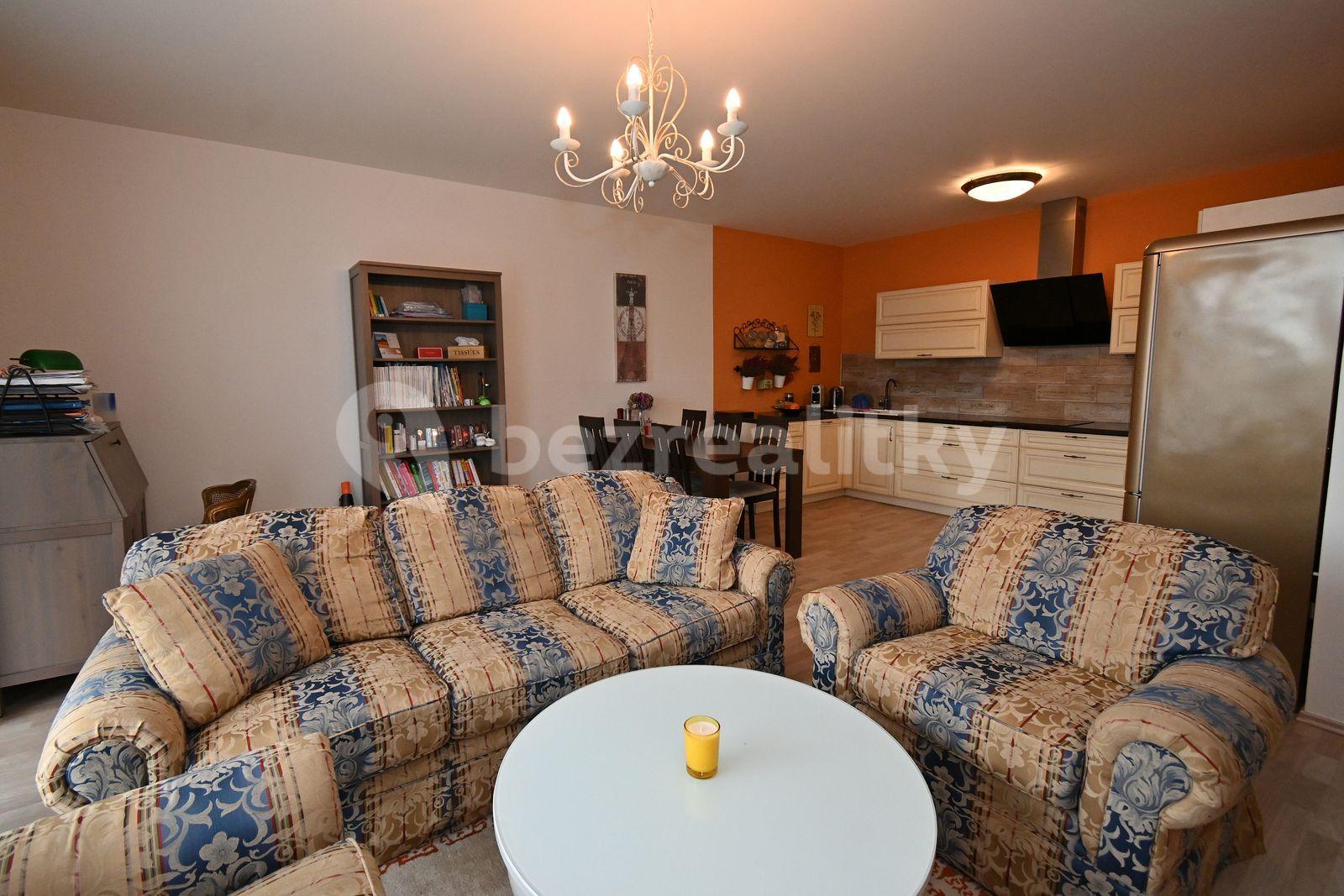 2 bedroom with open-plan kitchen flat to rent, 83 m², Václava Trojana, Prague, Prague