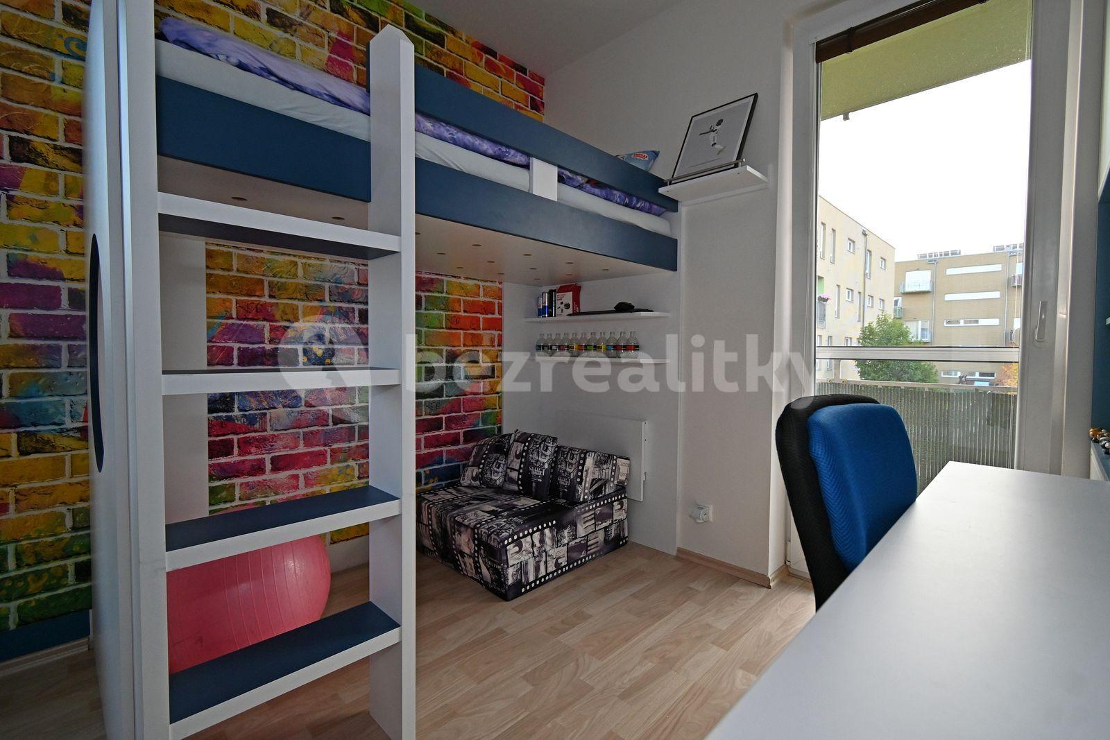 2 bedroom with open-plan kitchen flat to rent, 83 m², Václava Trojana, Prague, Prague