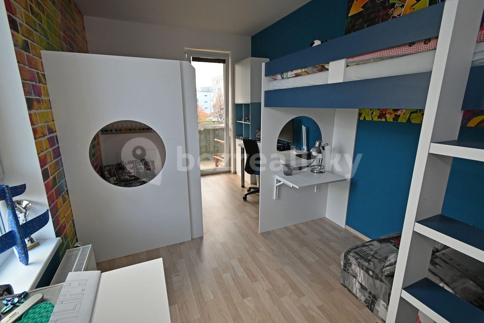 2 bedroom with open-plan kitchen flat to rent, 83 m², Václava Trojana, Prague, Prague