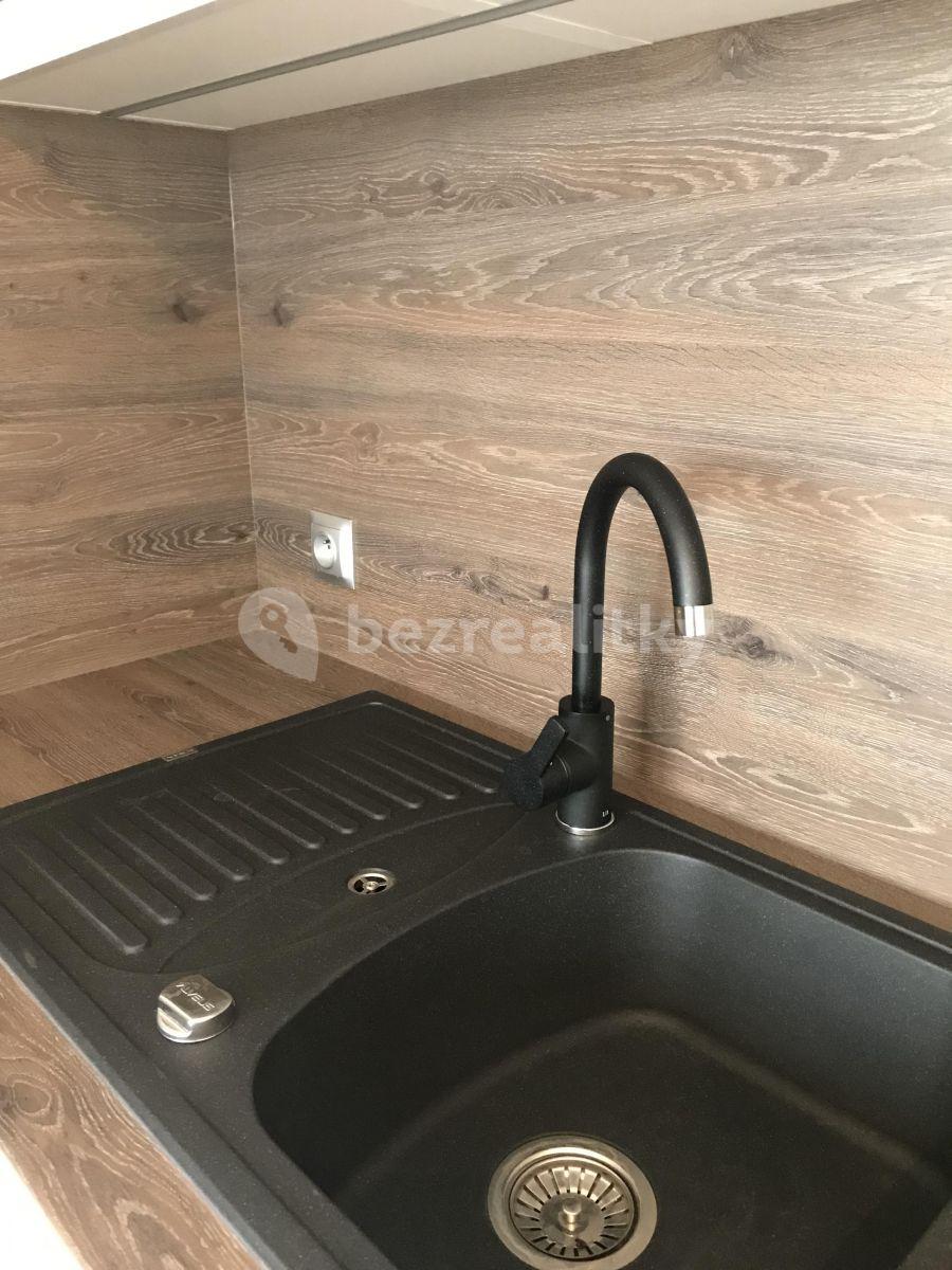 Studio flat to rent, 55 m², U Škol, Bučovice, Jihomoravský Region