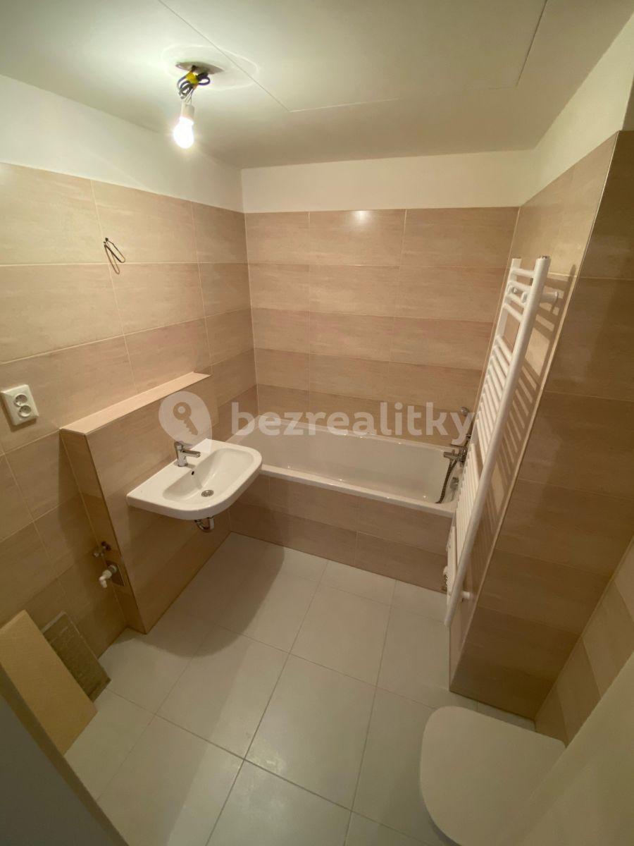 Studio flat to rent, 37 m², Čerpadlová, Prague, Prague