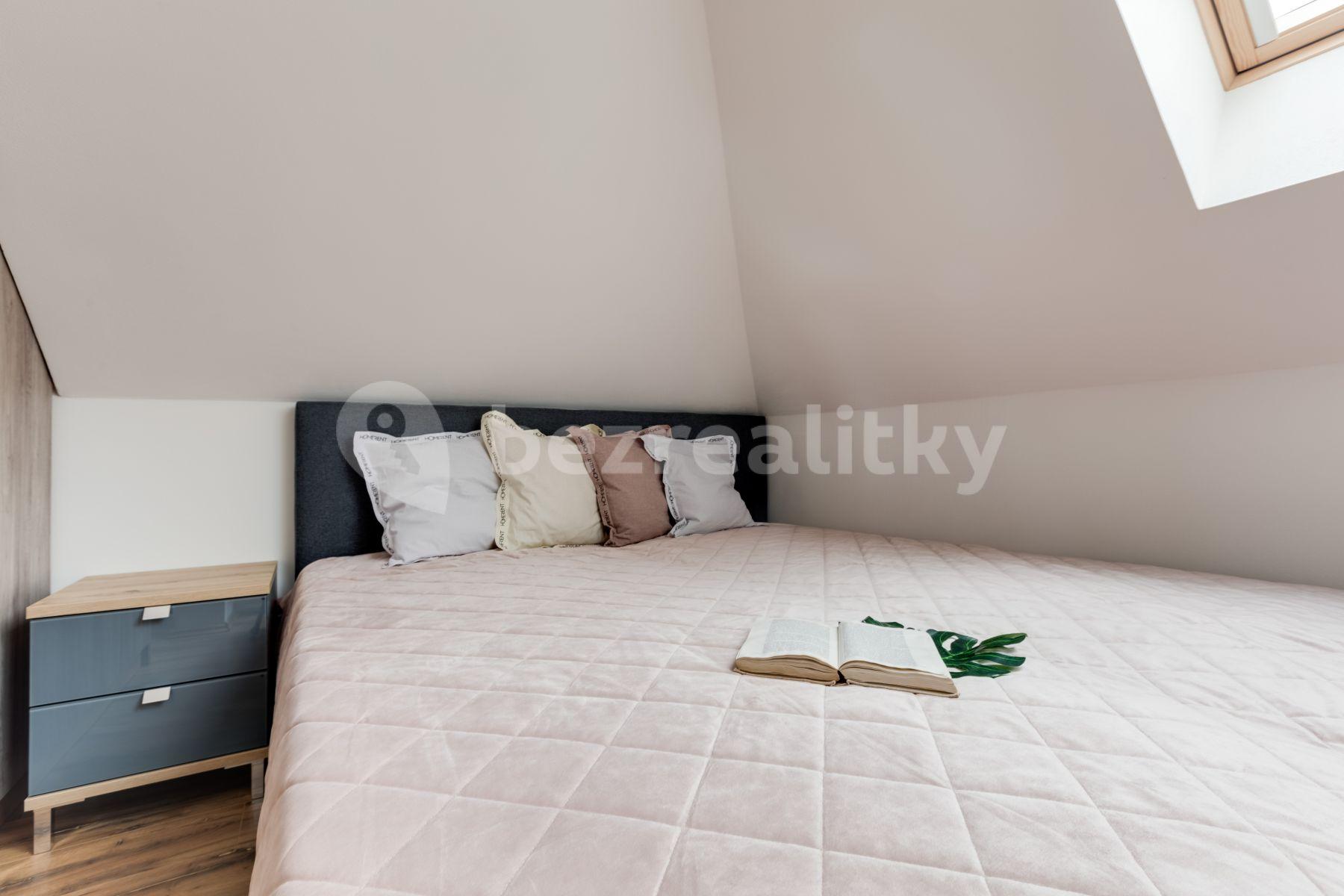 Studio flat to rent, 43 m², Jažlovická, Říčany, Středočeský Region