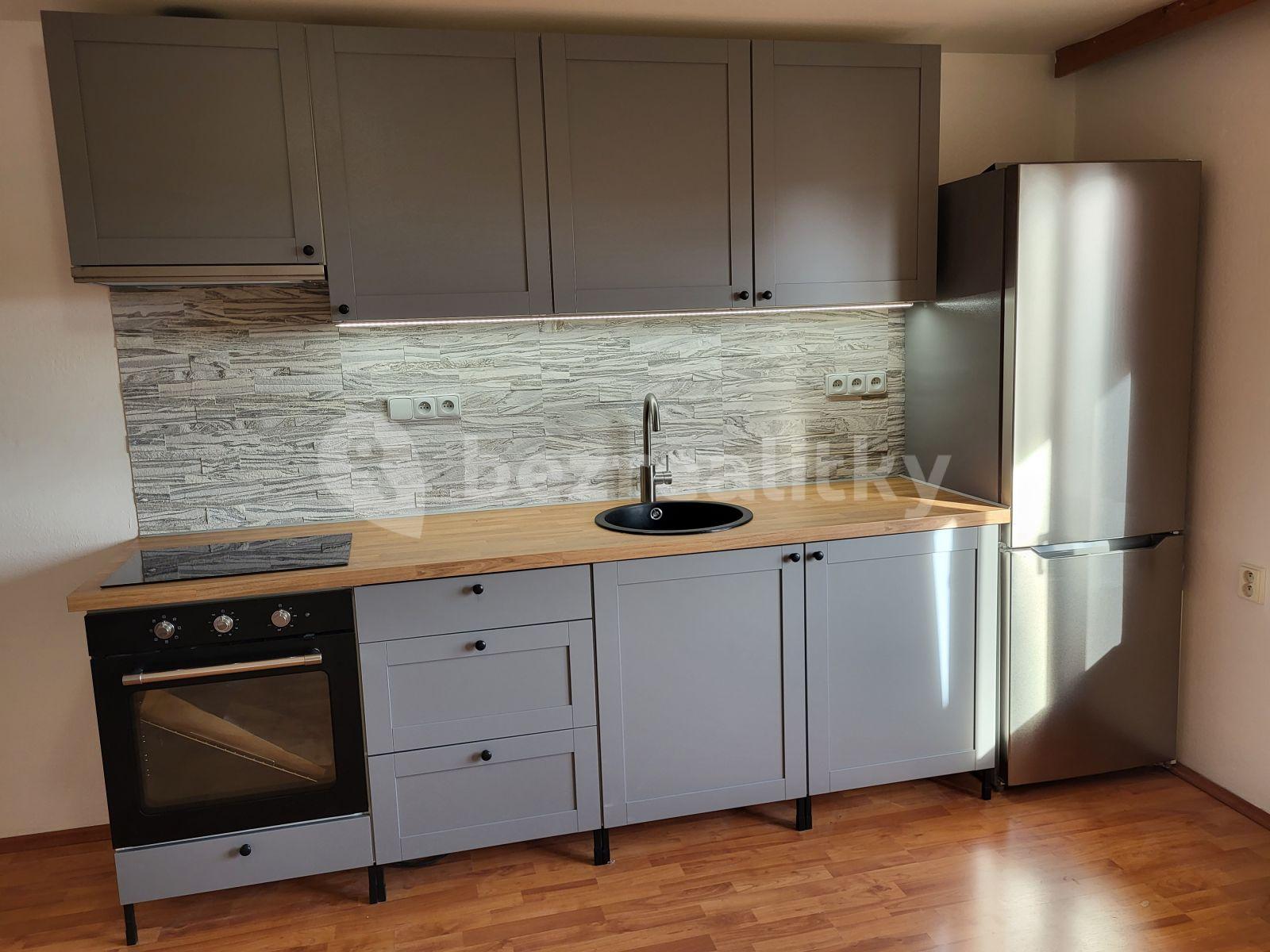 2 bedroom with open-plan kitchen flat to rent, 75 m², V Sádku, Újezd u Brna, Jihomoravský Region