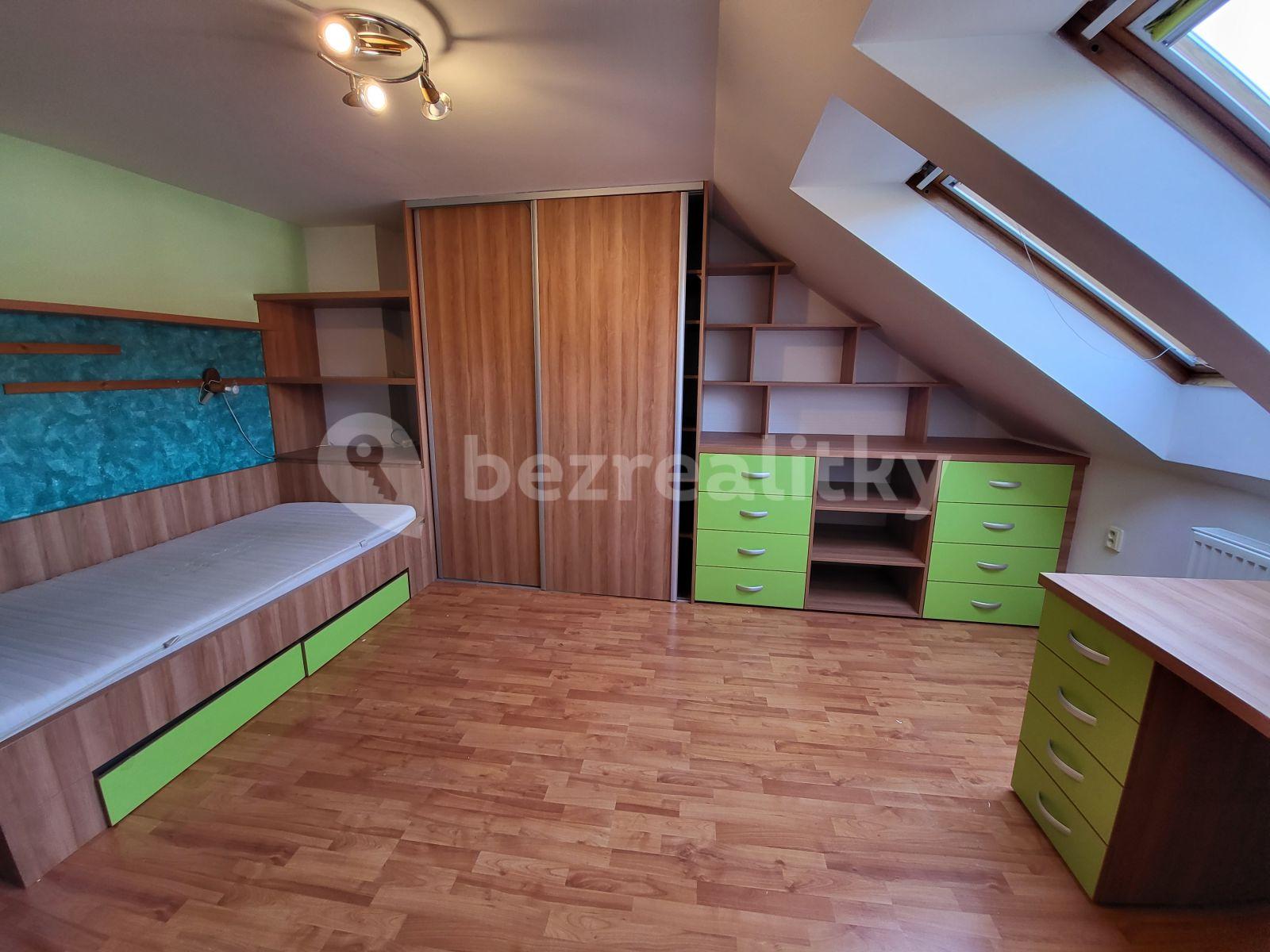 2 bedroom with open-plan kitchen flat to rent, 75 m², V Sádku, Újezd u Brna, Jihomoravský Region