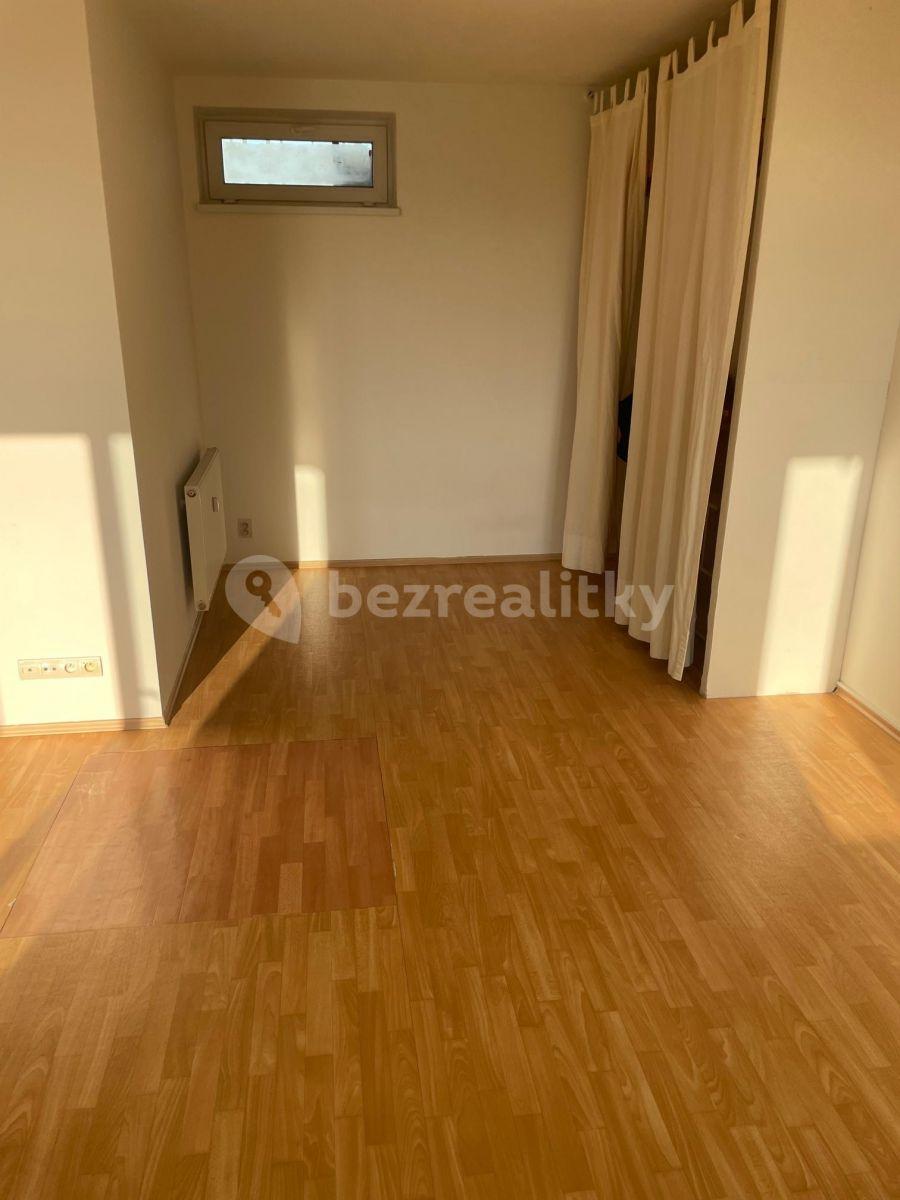 Studio flat to rent, 48 m², Novodvorská, Prague, Prague