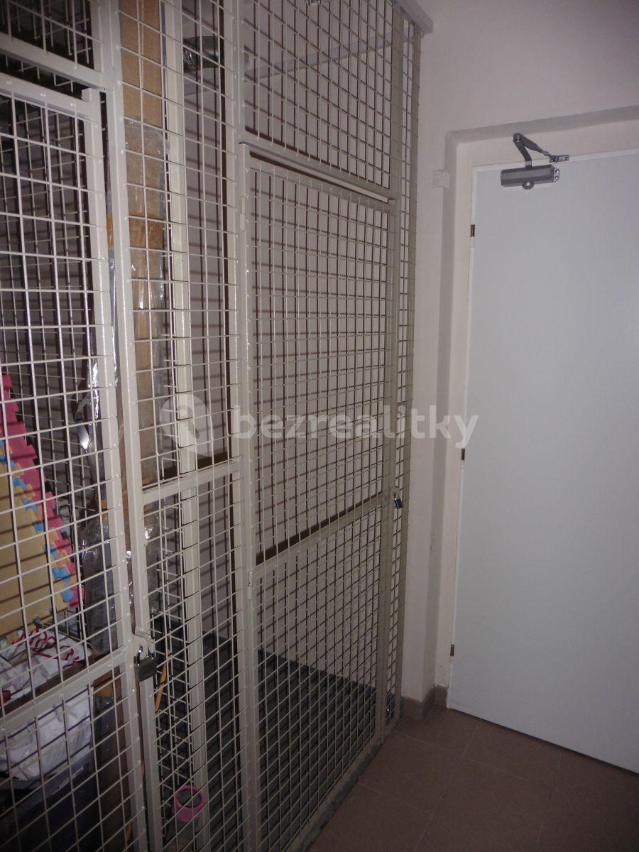 2 bedroom with open-plan kitchen flat to rent, 83 m², Pastevců, Prague, Prague