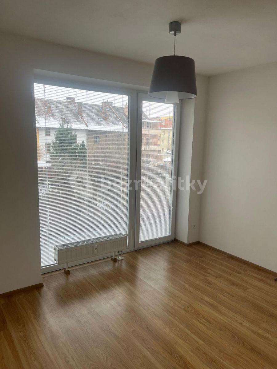 1 bedroom with open-plan kitchen flat to rent, 50 m², Železničního pluku, Pardubice, Pardubický Region