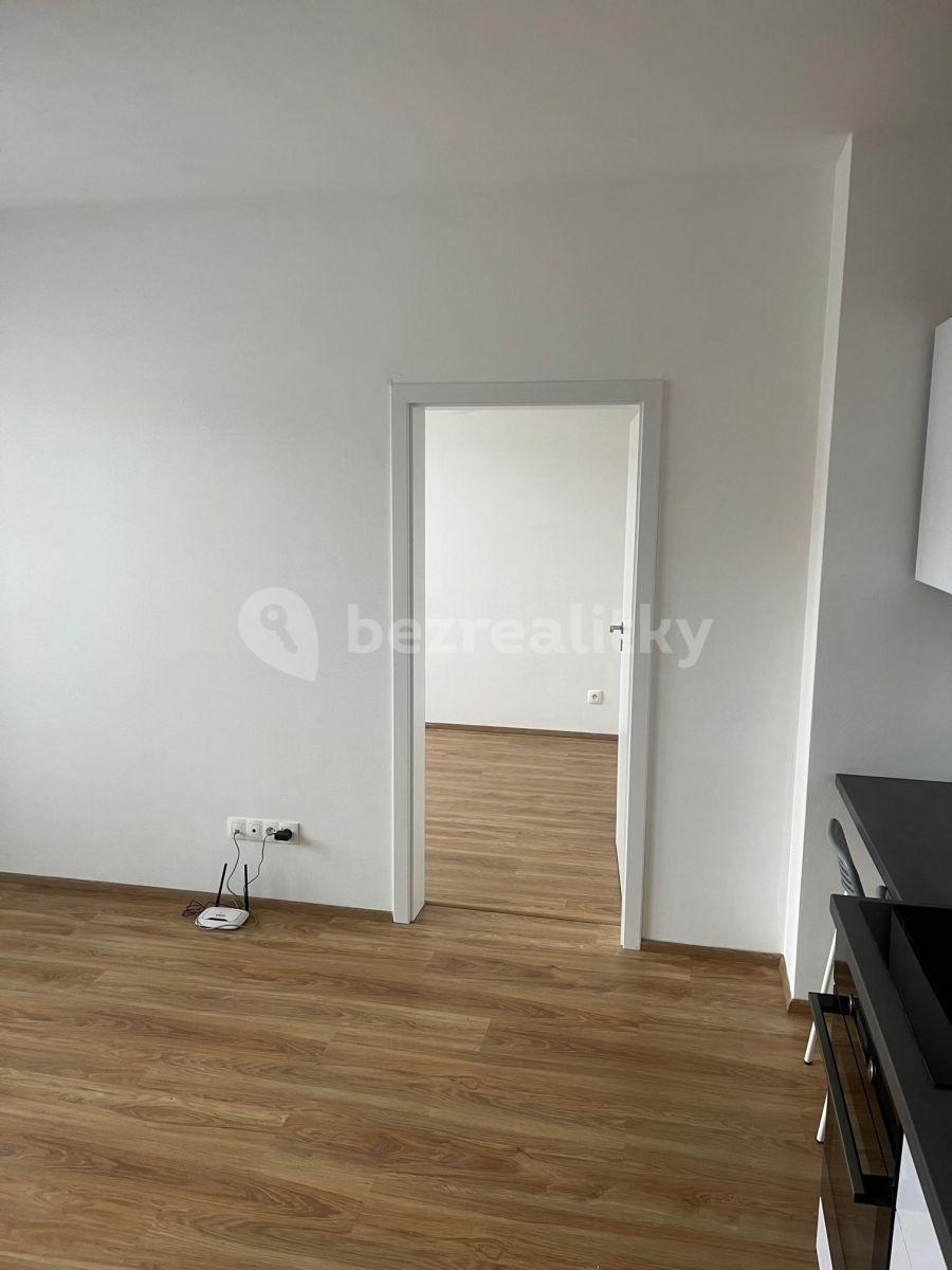 1 bedroom with open-plan kitchen flat to rent, 50 m², Železničního pluku, Pardubice, Pardubický Region