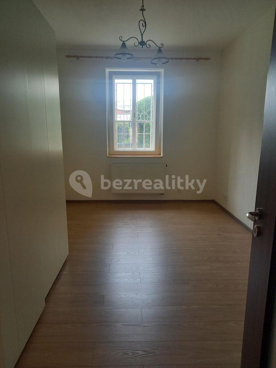 2 bedroom flat to rent, 46 m², U Nikolajky, Prague, Prague