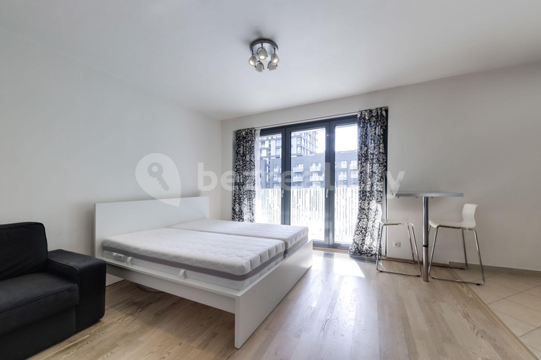 Studio flat to rent, 37 m², Olšanská, Prague, Prague