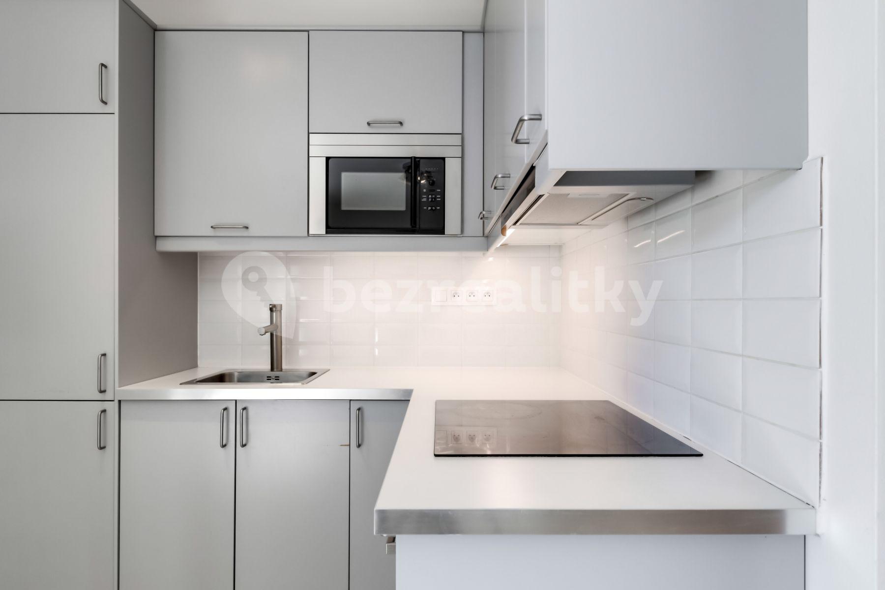 Studio flat to rent, 37 m², Olšanská, Prague, Prague