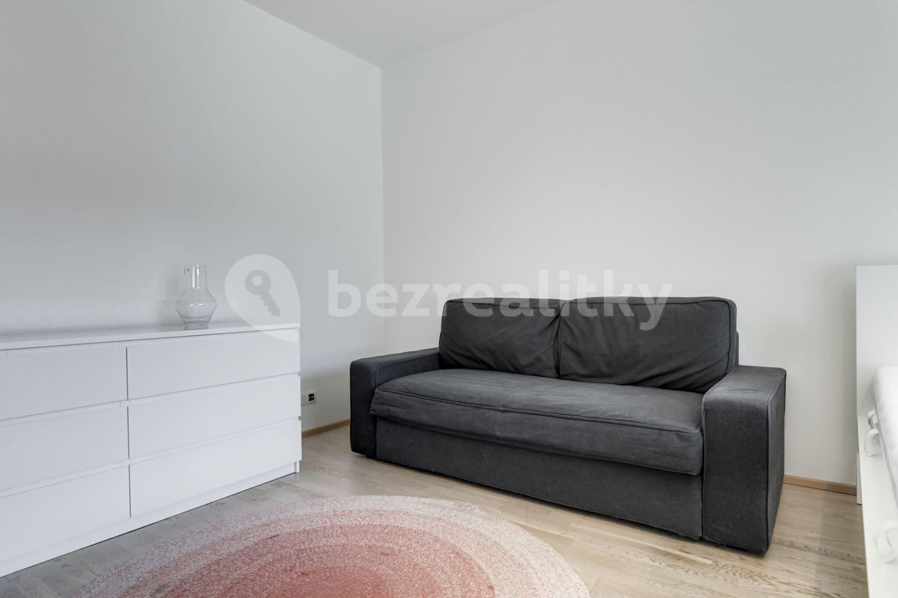 Studio flat to rent, 37 m², Olšanská, Prague, Prague