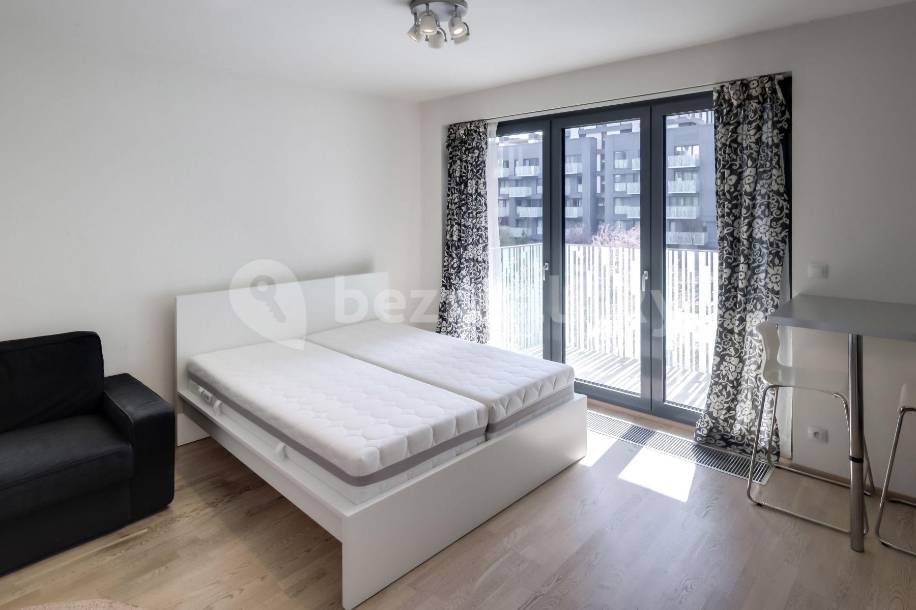 Studio flat to rent, 37 m², Olšanská, Prague, Prague