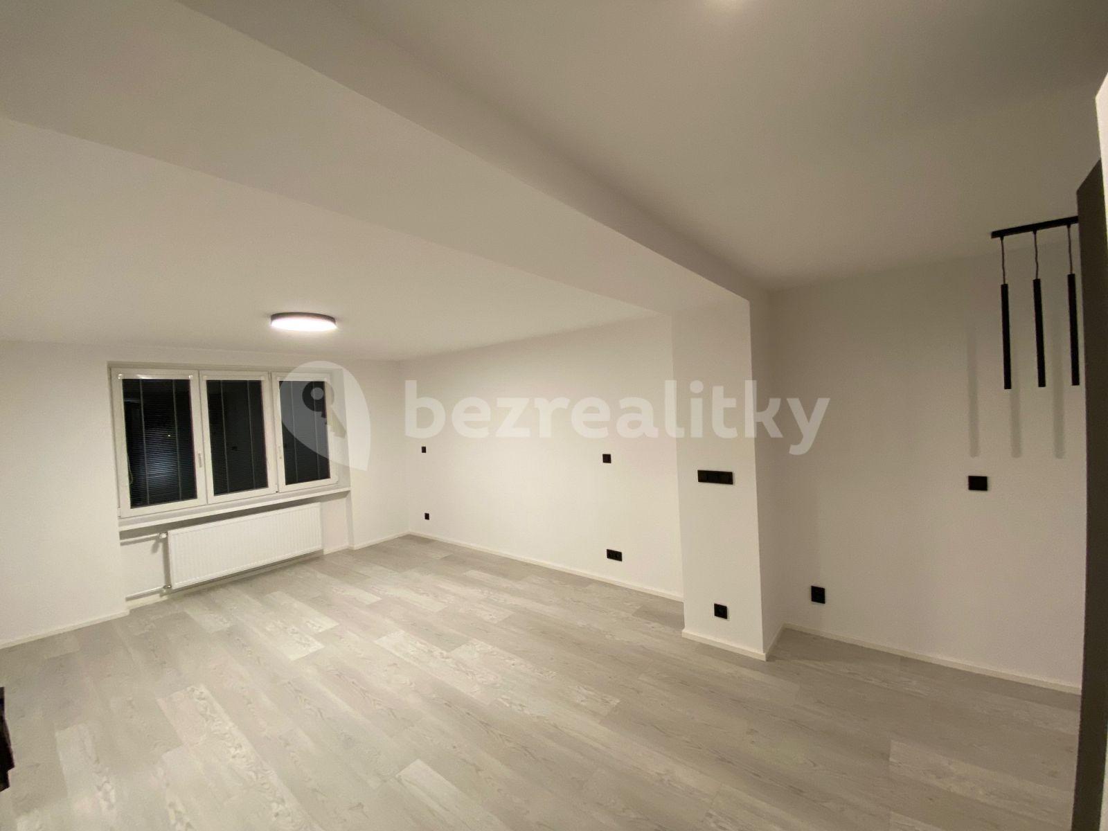 1 bedroom with open-plan kitchen flat to rent, 58 m², Horova, Hradec Králové, Královéhradecký Region