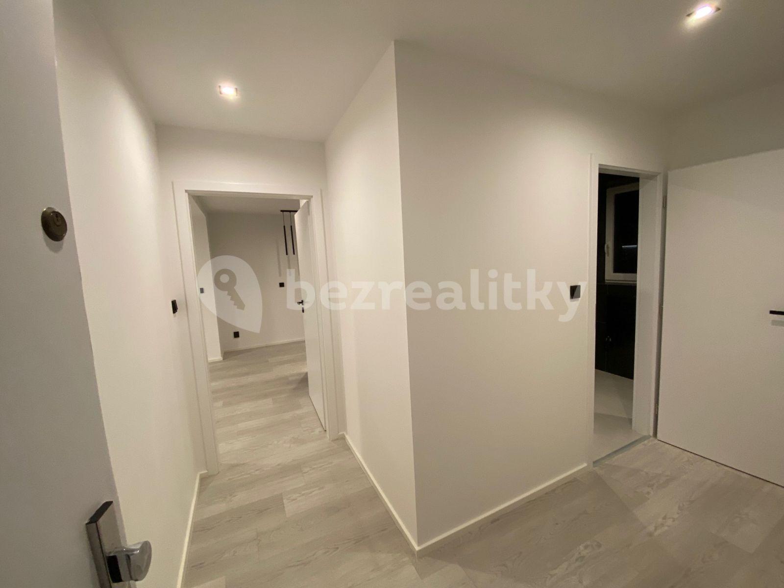 1 bedroom with open-plan kitchen flat to rent, 58 m², Horova, Hradec Králové, Královéhradecký Region