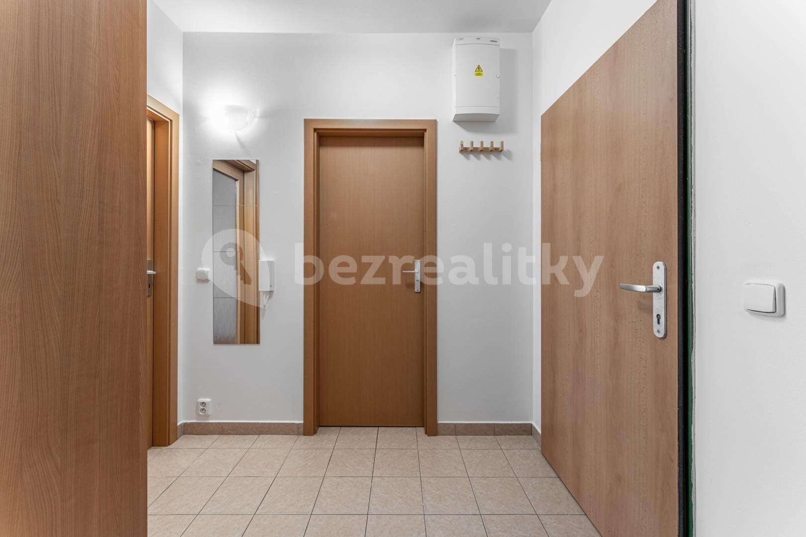 1 bedroom with open-plan kitchen flat for sale, 58 m², Komenského, Horoměřice, Středočeský Region
