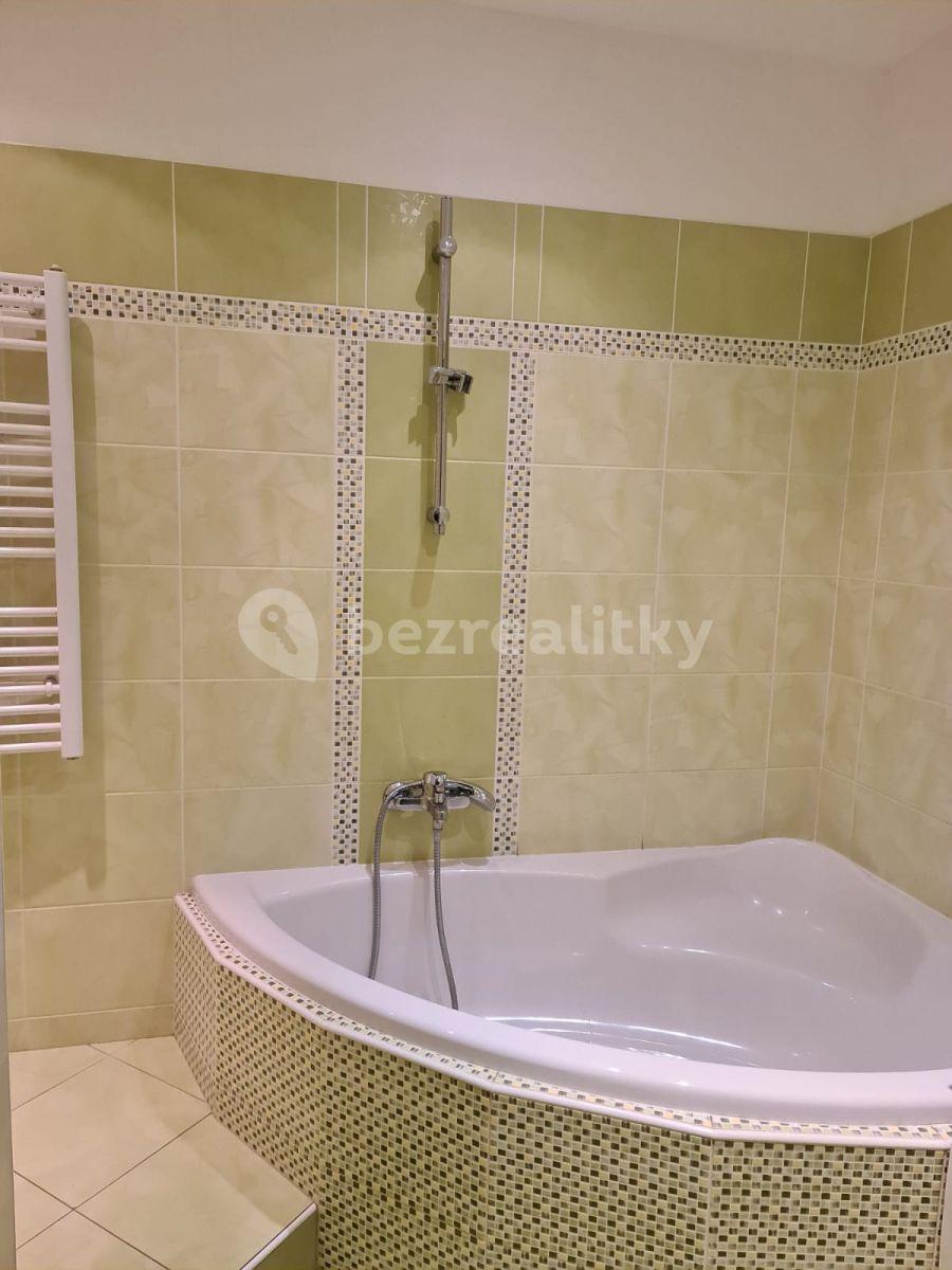 2 bedroom flat to rent, 65 m², Kpt. Nálepky, Louny, Ústecký Region