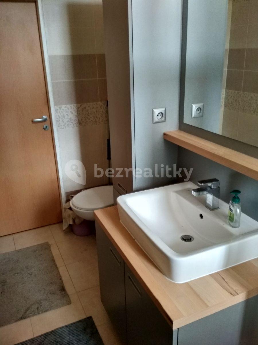 2 bedroom with open-plan kitchen flat to rent, 83 m², Soukenická, Brno, Jihomoravský Region