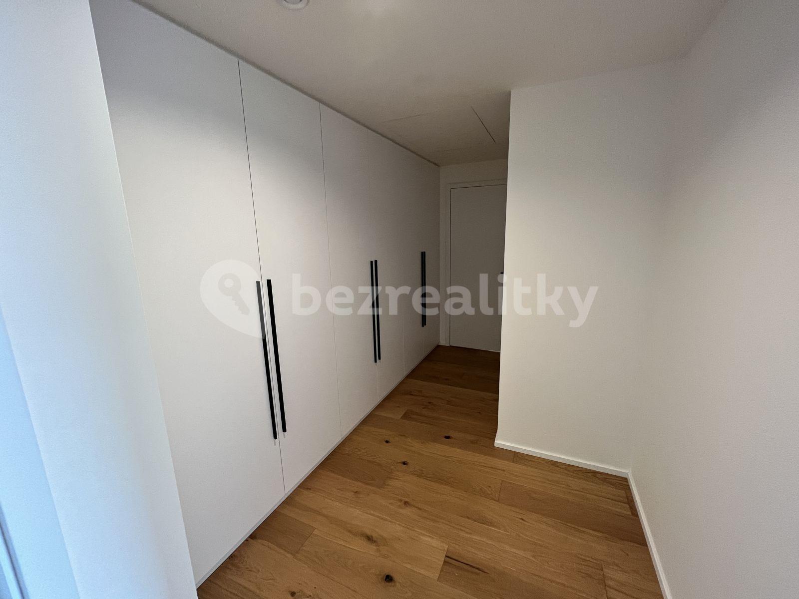 2 bedroom with open-plan kitchen flat to rent, 104 m², Grafická, Prague, Prague