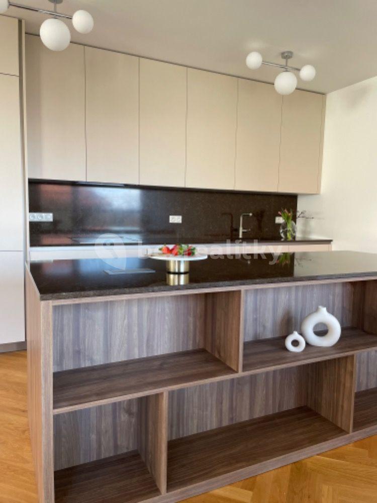 2 bedroom with open-plan kitchen flat to rent, 172 m², Hradešínská, Prague, Prague