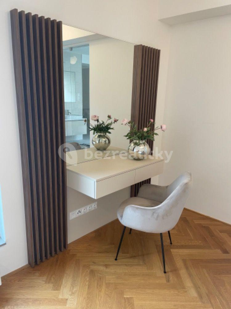 2 bedroom with open-plan kitchen flat to rent, 172 m², Hradešínská, Prague, Prague