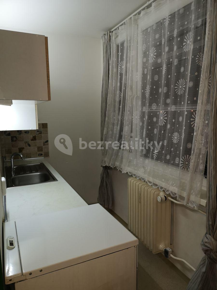 Studio flat to rent, 30 m², Benešovská, Kladno, Středočeský Region